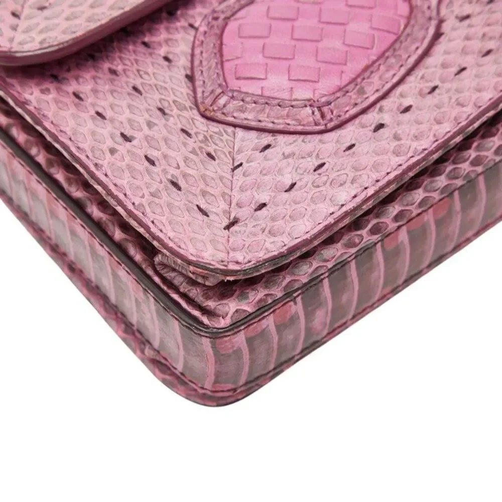 Bottega Veneta delivery duty